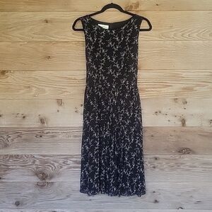 Elizabeth Wayman Tie Back Dress Black with Delicate Floral Print Size 6